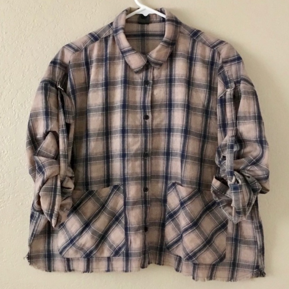 Button Down Shirt Women size Medium Tan Blue Plaid Cropped  Rolled Sleeve Top